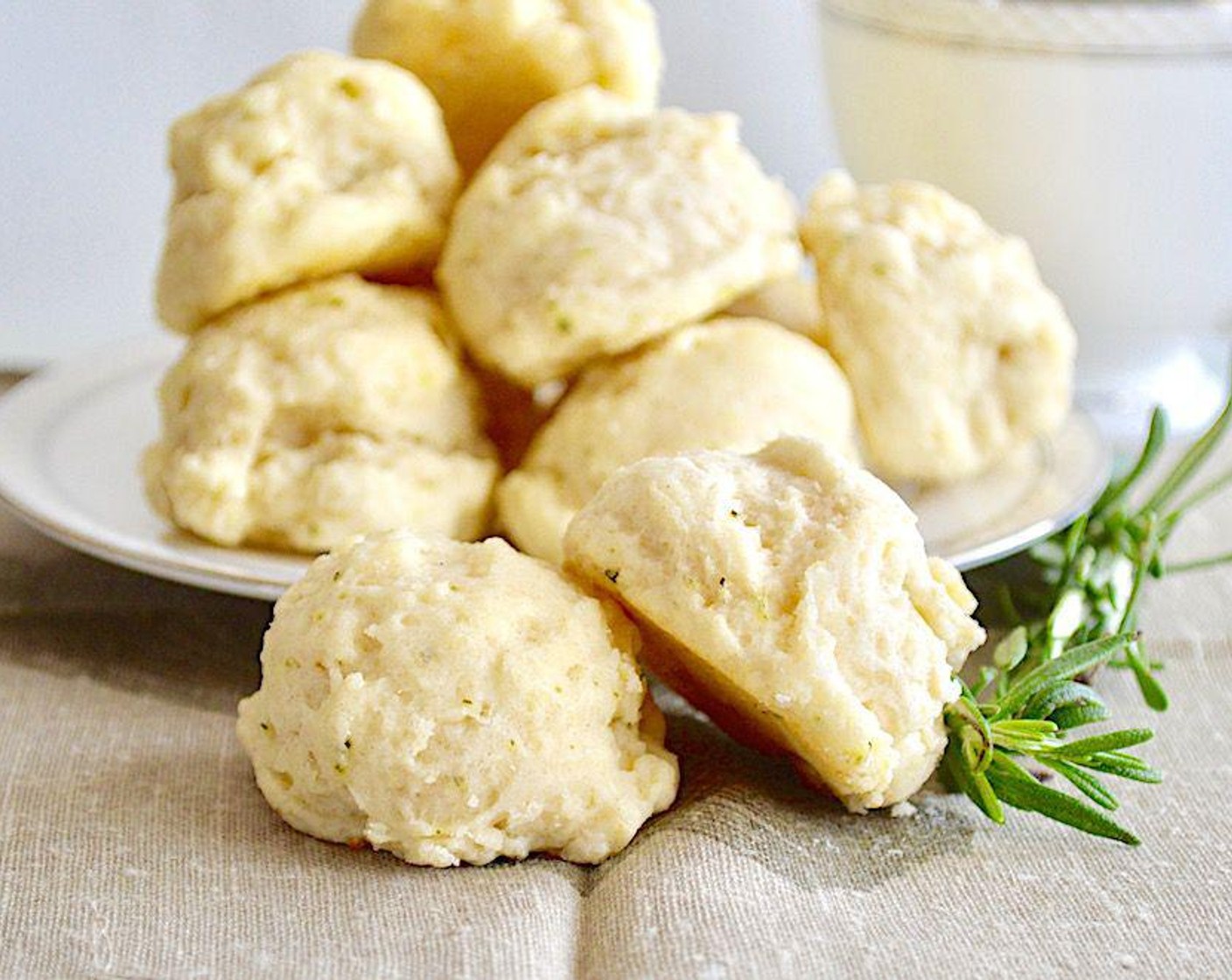 Buttery Rosemary Garlic Biscuits