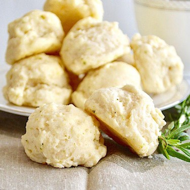 Buttery Rosemary Garlic Biscuits Recipe | SideChef