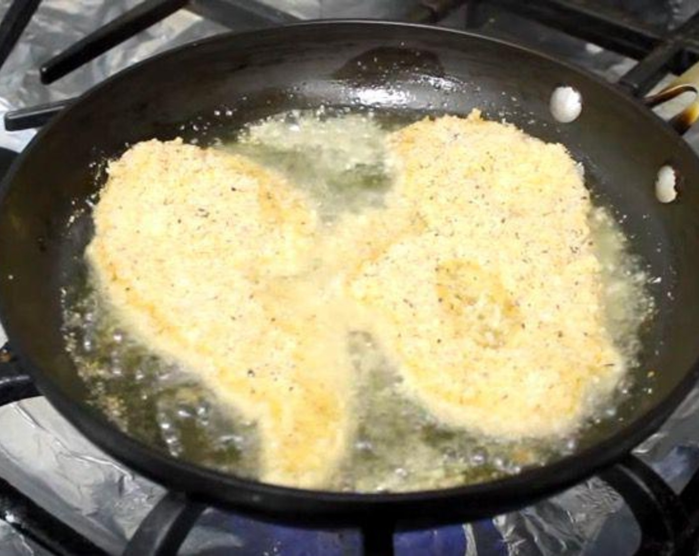 step 3 In a frying pan, warm the Frying Oil (as needed). Fry the chicken pieces for 3 minutes.