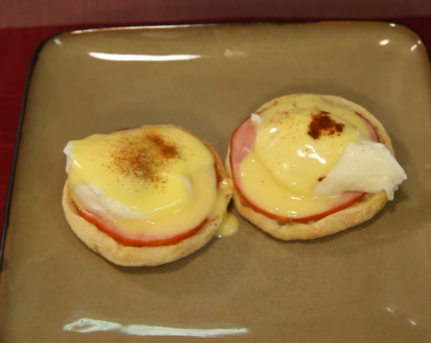 Eggs Benedict with Easy Hollandaise Sauce