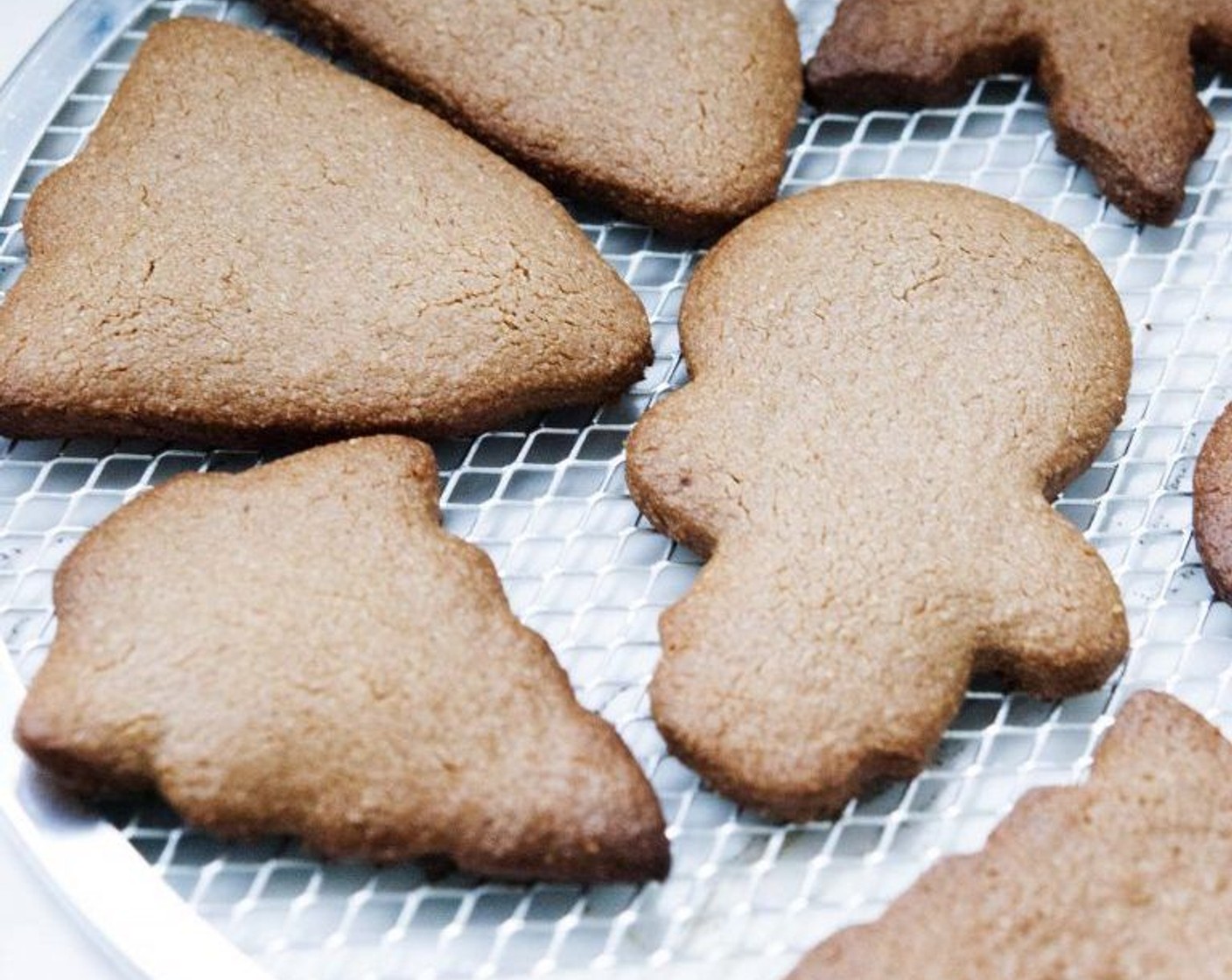 step 7 Bake in preheated oven for 8 to 10 minutes. Remove the tray from the oven and let it cool down without touching the cookies, they will be very tender and break easily until cooled.