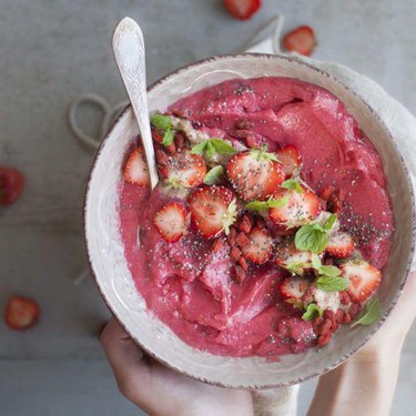 Pink Smoothie Bowl Recipe | SideChef
