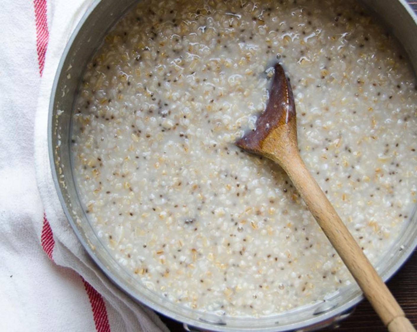 step 3 Transfer the oatmeal to a tupperware container to store throughout the week. When you're ready for a bowl of oatmeal, spoon into a microwave safe bowl and nuke for one to one and a half minutes until hot.