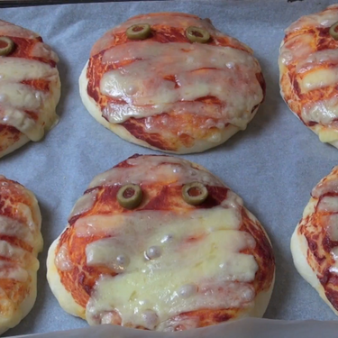 Halloween Mummy Pizzas Recipe | SideChef