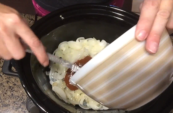 Wisconsin-Style Slow Cooker Brats (Crockpot Beer Brats) VIDEO