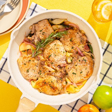 One-Pan Juicy Pork Chops with Onions and Apples Recipe | SideChef