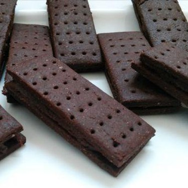 Homemade Chocolate Cream Biscuits Recipe | SideChef