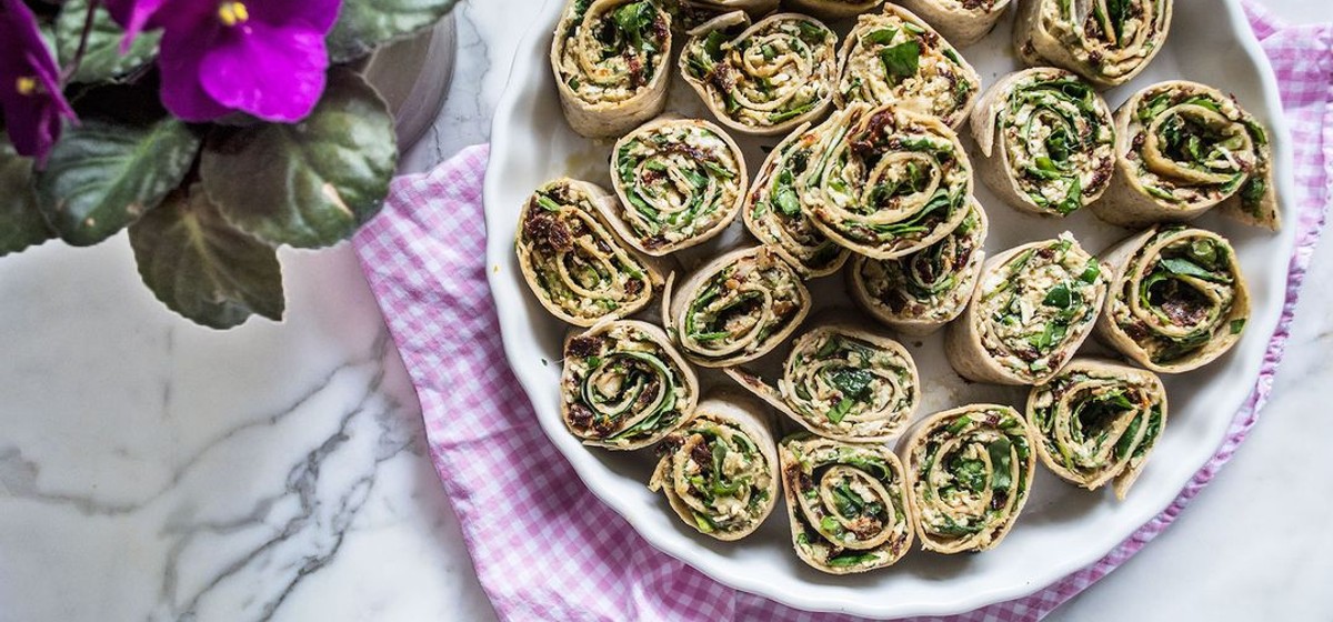 Vegan Basil Pesto and Sun-Dried Tomato Pinwheels Recipe | SideChef