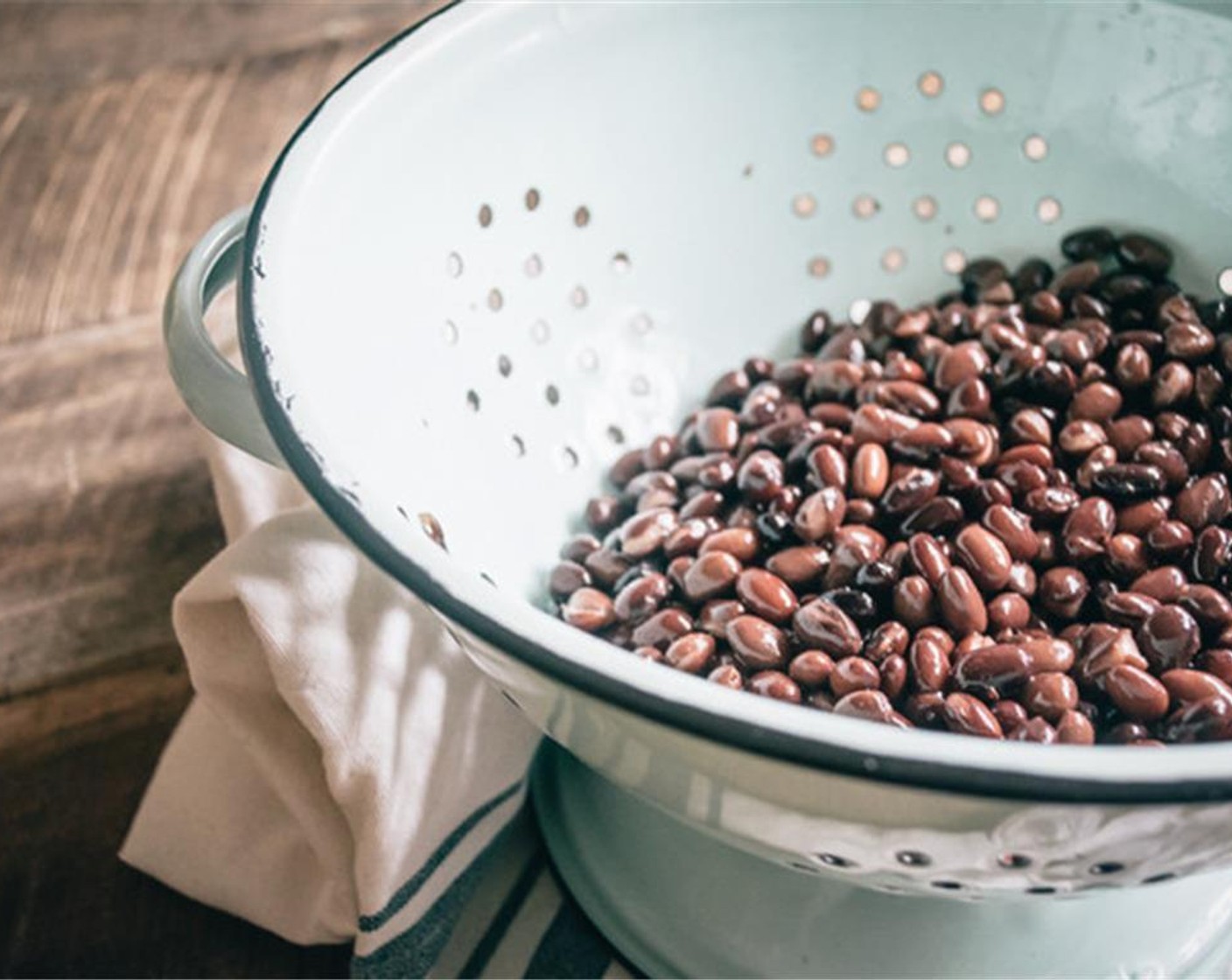 step 1 Drain and rinse the GOYA® Black Beans (4 2/3 cups) and set aside.