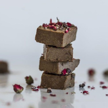 Avocado Chocolate Bars with Roses Recipe | SideChef