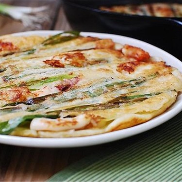 Haemul Pajeon (Seafood Scallion Pancakes) Recipe | SideChef