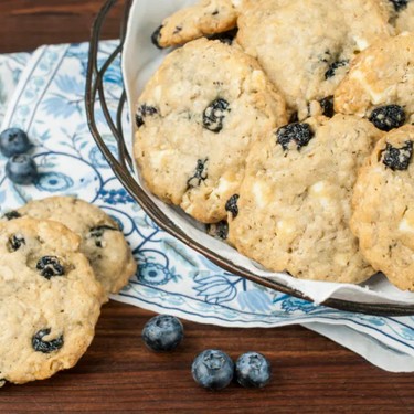 Blueberry White Chocolate Oatmeal Cookies Recipe | SideChef