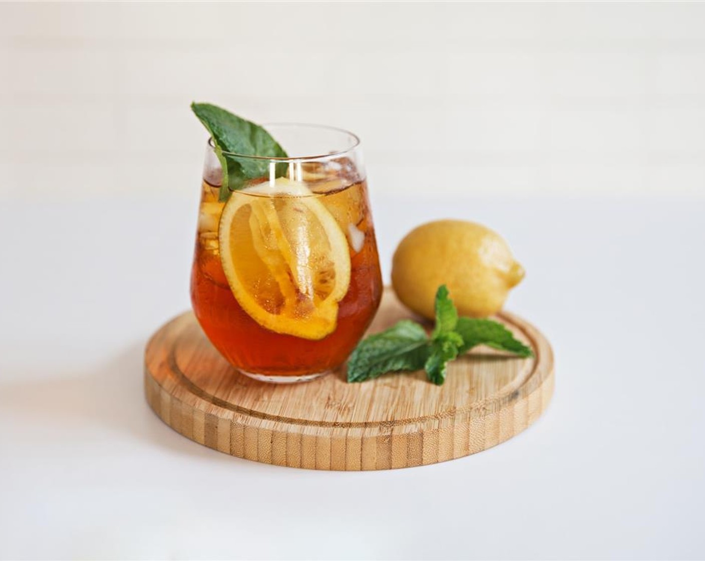 step 5 Serve the sweet tea in a glass filled with ice and garnish with Fresh Mint (to taste) and Lemons (to taste) if desired. Serve and enjoy!