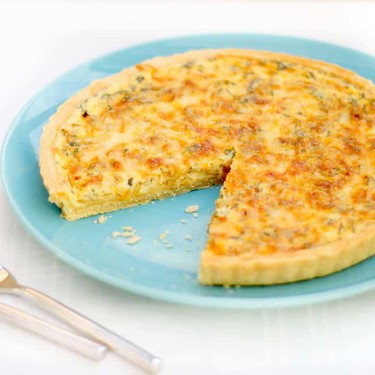 Caramelised Onion & Rosemary Quiche Recipe | SideChef