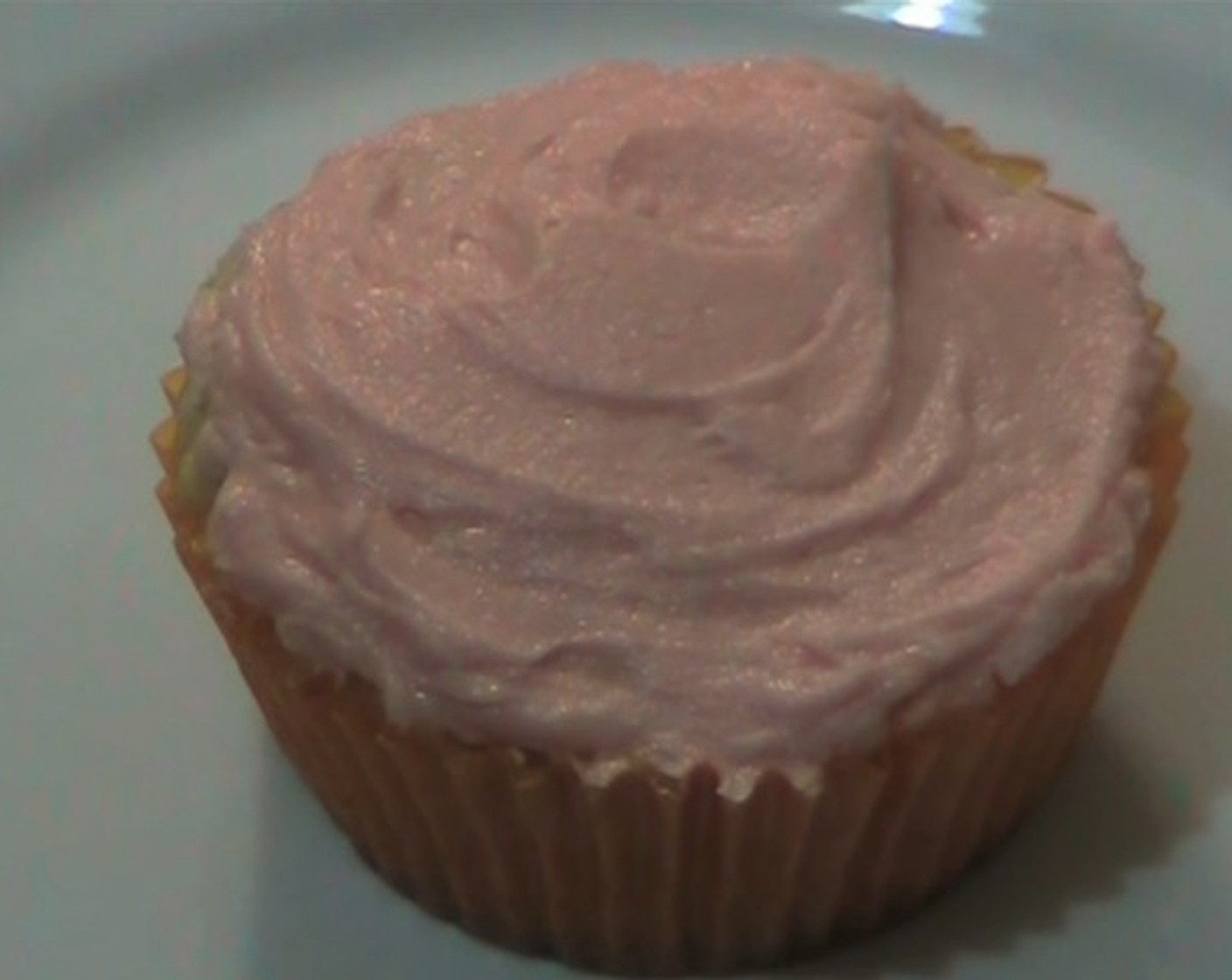 step 10 Spread the icing onto the cupcakes. Enjoy!