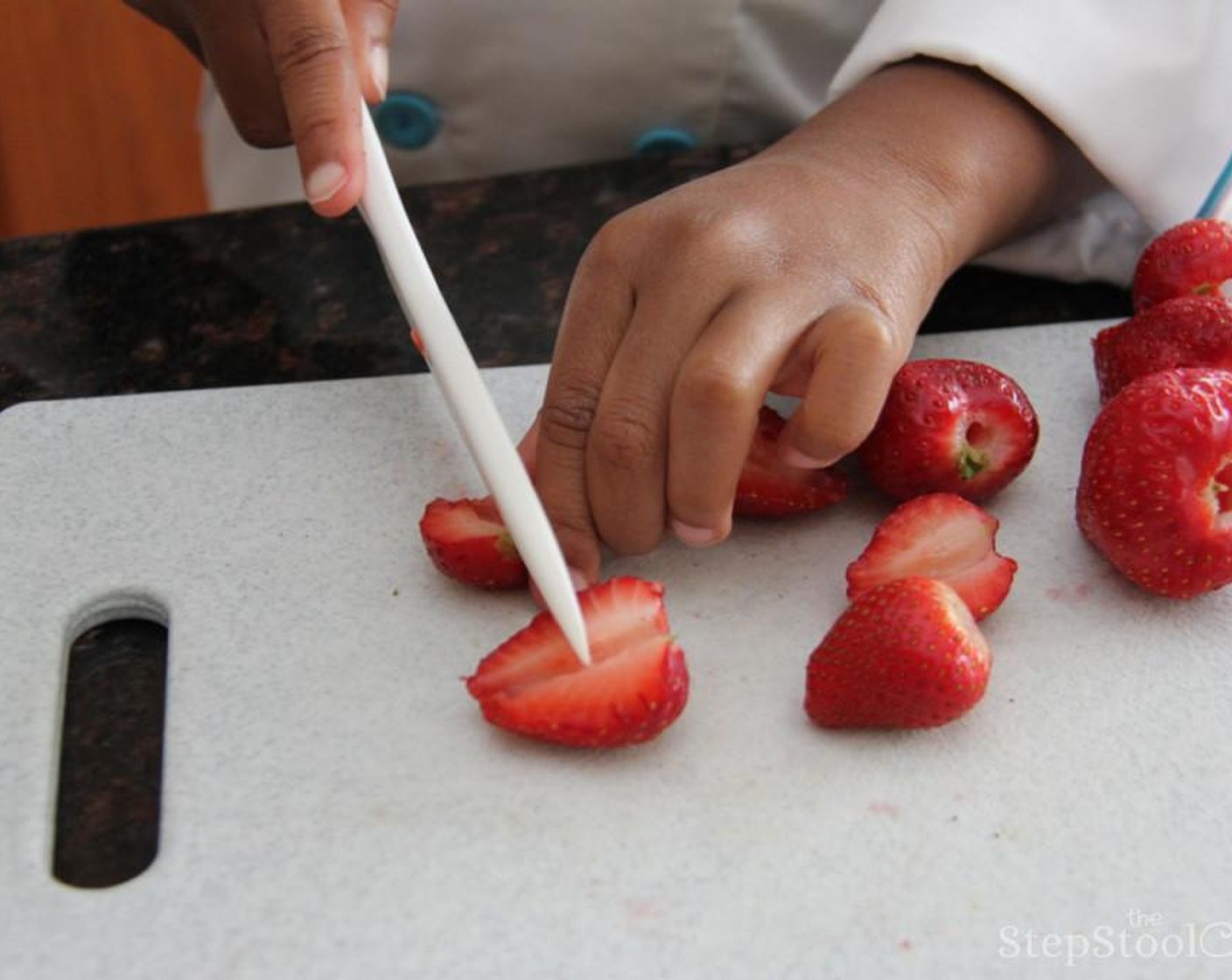 step 2 Chop the Fresh Strawberry (1/2 cup).