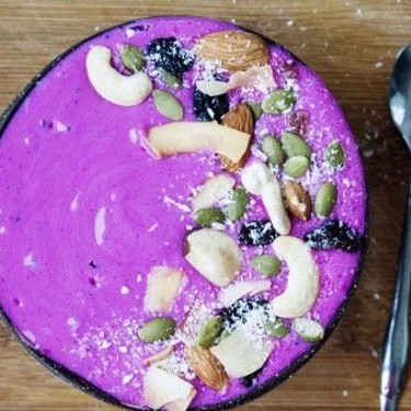 Super Creamy Tofu and Dragon Fruit Smoothie Bowl Recipe | SideChef