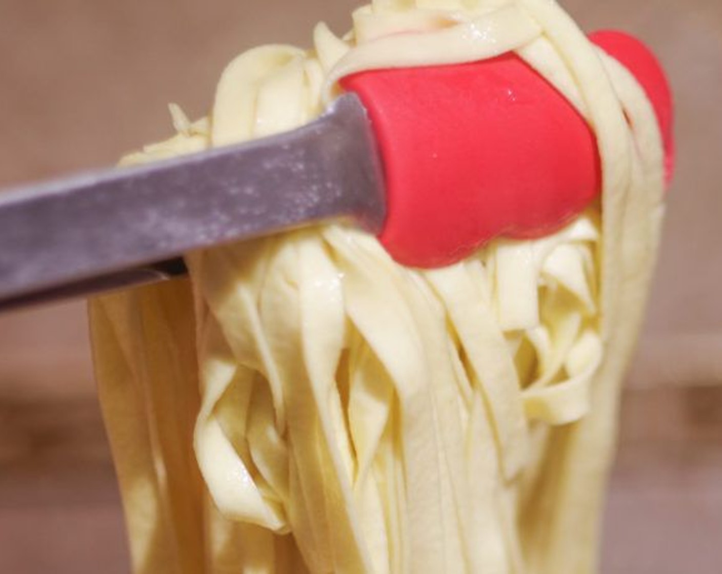 step 4 Boil Fettuccine (8 oz) until al dente. If you're using frozen fresh, pasta about 6 minutes. If it's fresh, 4 minutes. If using dry pasta, follow package instructions.