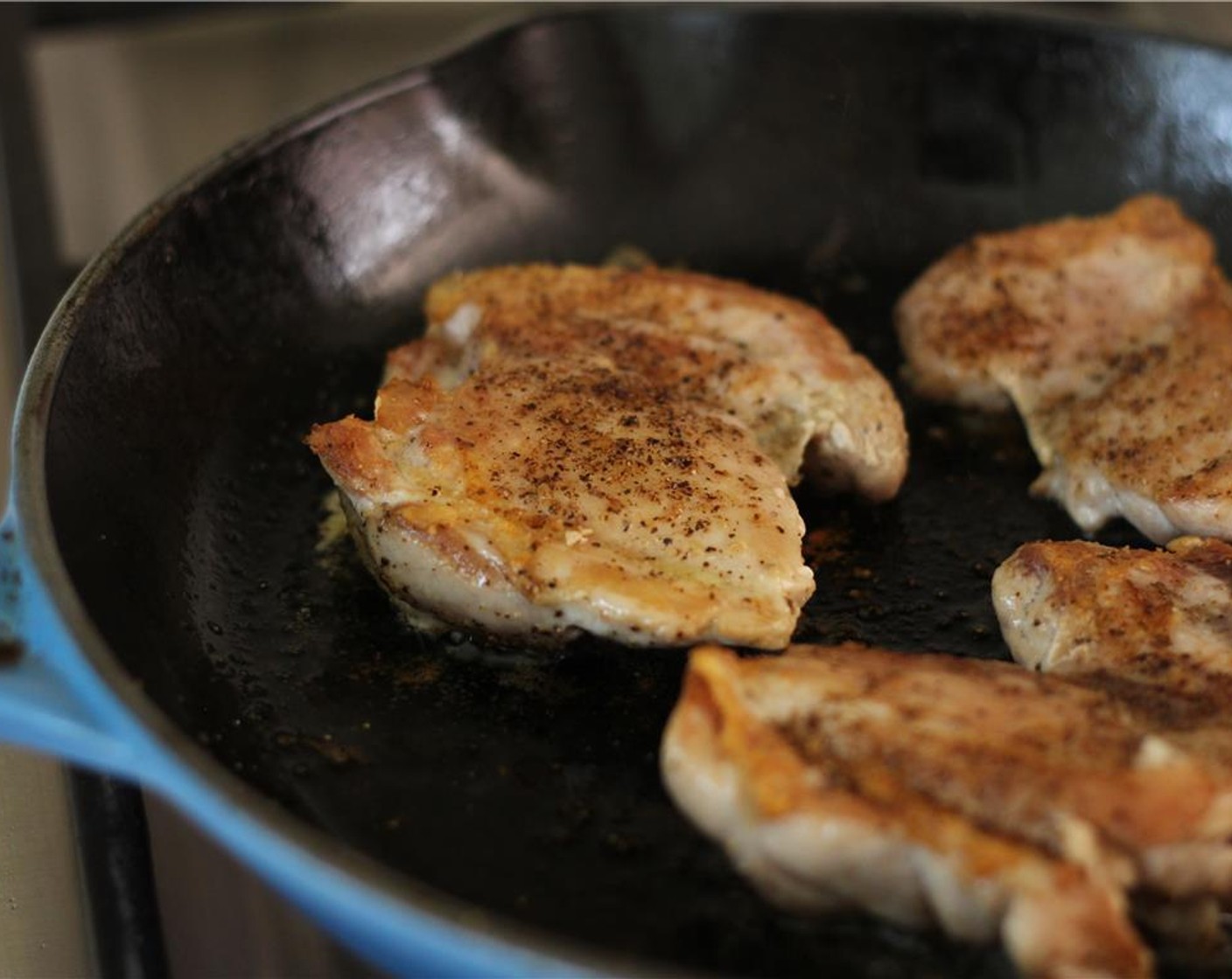 step 9 Season with Salt (to taste) and Ground Black Pepper (to taste) on the second side, and flip the chicken. Cook for another 5-7 minutes or until the internal temperature reaches 165 degrees F (75 degrees C). Set aside on a plate to cool.