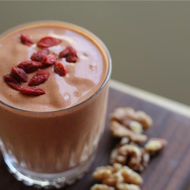 Goji Walnut Smoothie Recipe | SideChef