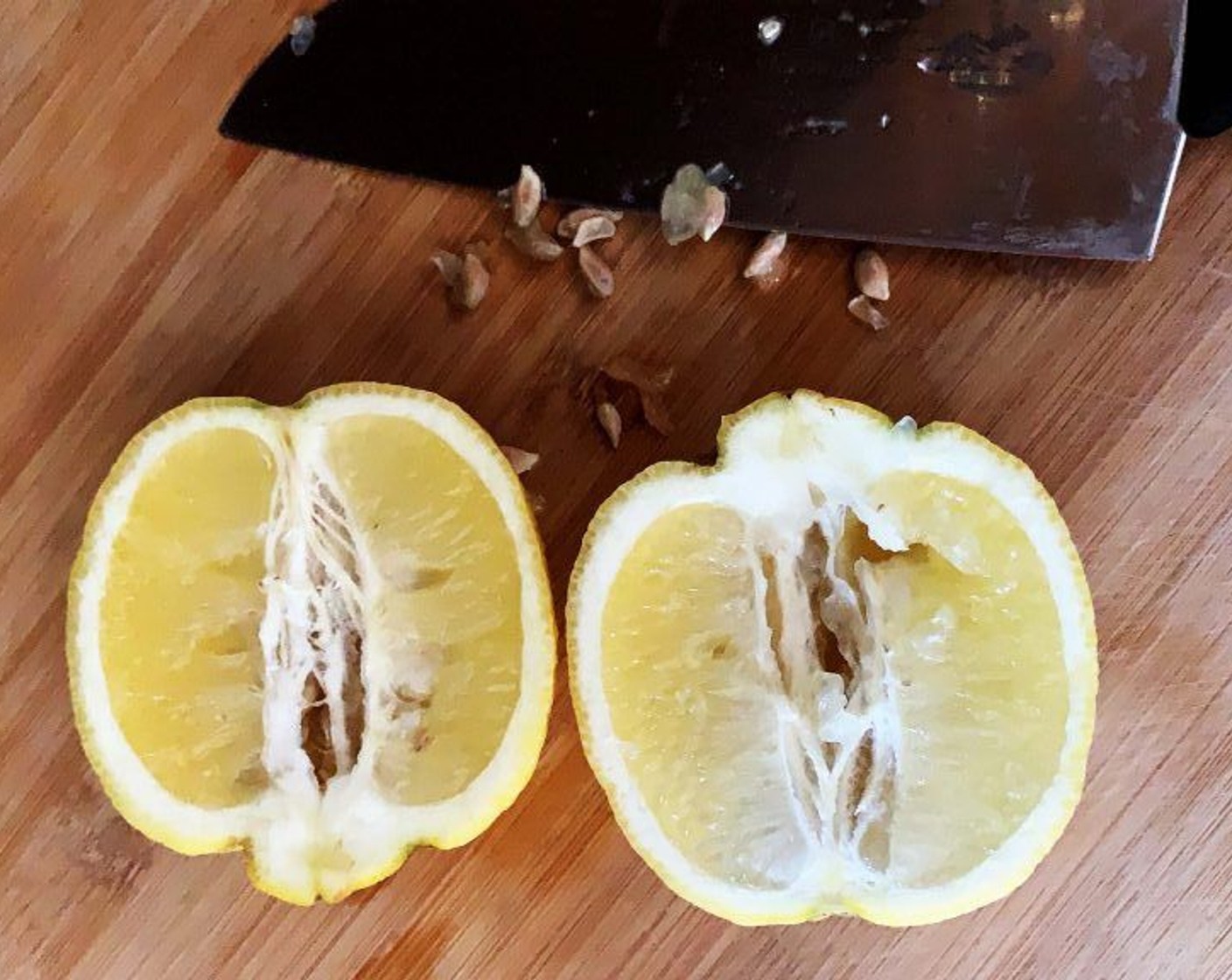 step 1 Wash and cut off the tips of the Lemons (12), then cut them in half and in thin slices