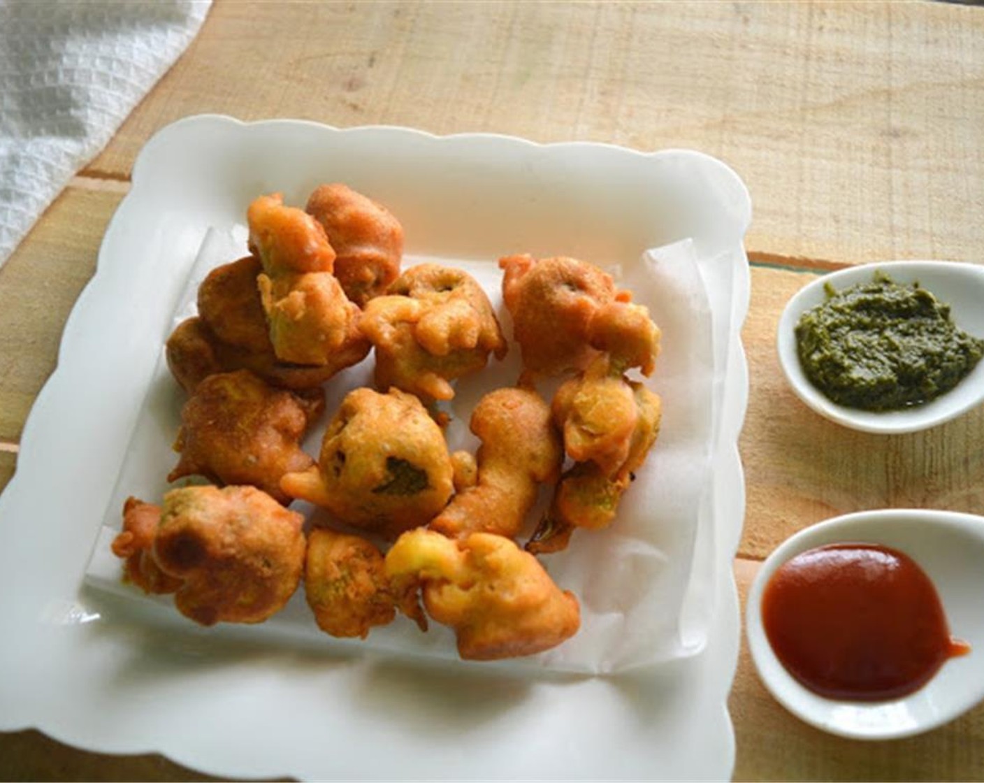 step 5 Serve hot with ketchup and/or mint chutney. Enjoy!