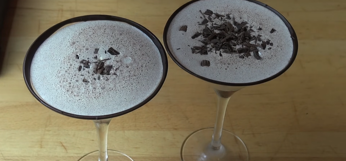 Chocolate Mudslide Cocktail Recipe SideChef