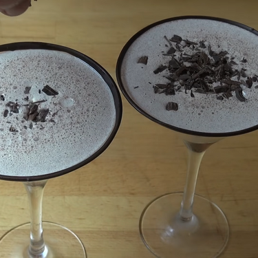 Chocolate Mudslide Cocktail Recipe | SideChef