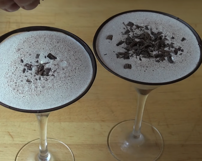 Chocolate Mudslide Cocktail Recipe | SideChef