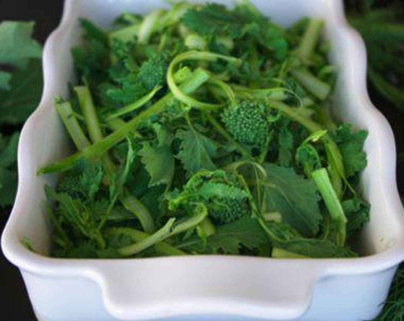 step 3 Add the fennel, broccoli rabe, Garlic (5 cloves), Shallots (2), Kosher Salt (1 tsp), Black Peppercorns (1 tsp), Olive Oil (1 Tbsp), and Fresh Thyme Leaves (1 Tbsp) to a large bowl.