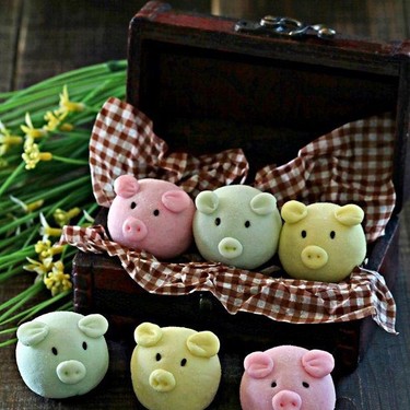 Handmade Snowskin Piggy Recipe | SideChef