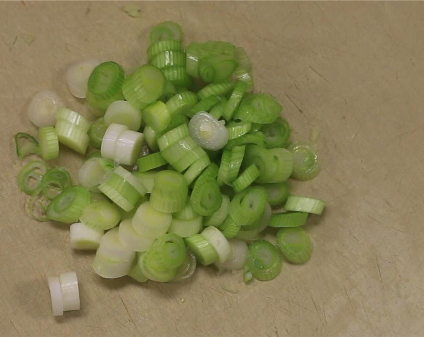 step 5 Slice the Scallion (1 bunch). Separate the white parts from the green parts.