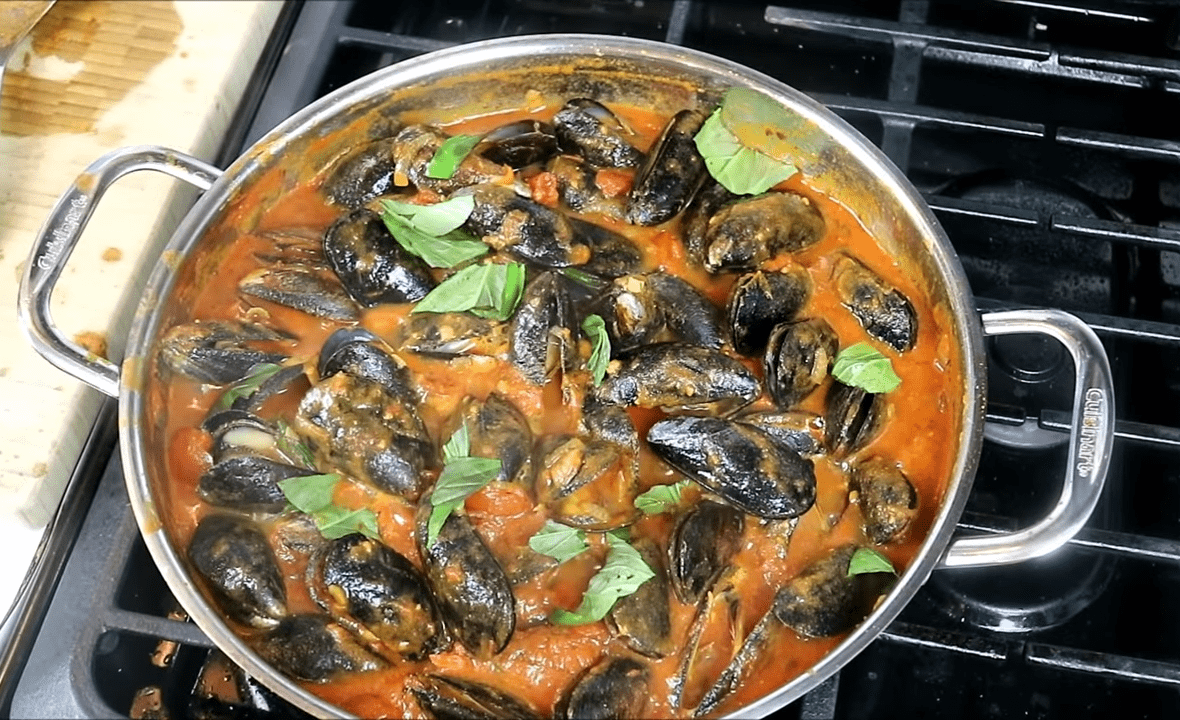 Mussels in a Spicy White Wine Tomato Sauce-image