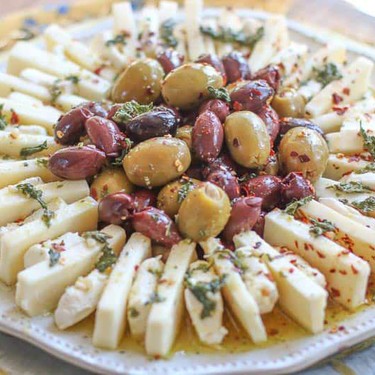 Easy Marinated Olives & Cheese Ring Appetizer Recipe | SideChef