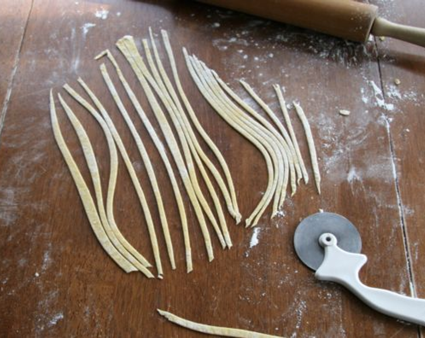 step 3 Cut it up into thin lines with a pizza cutter.