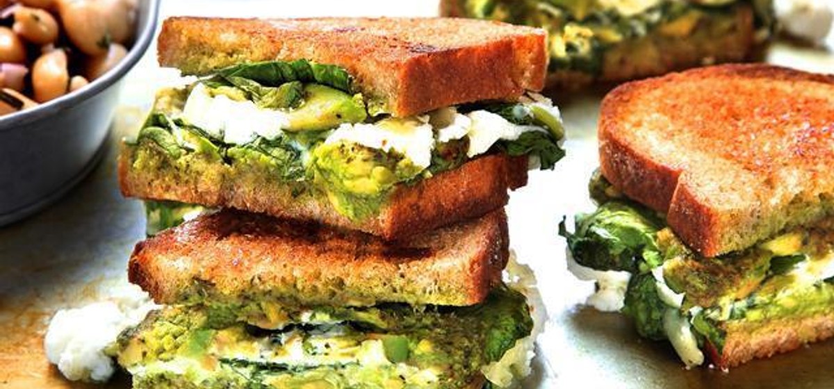 Spinach Pesto Grilled Cheese with Cannellini Salad Recipe | SideChef