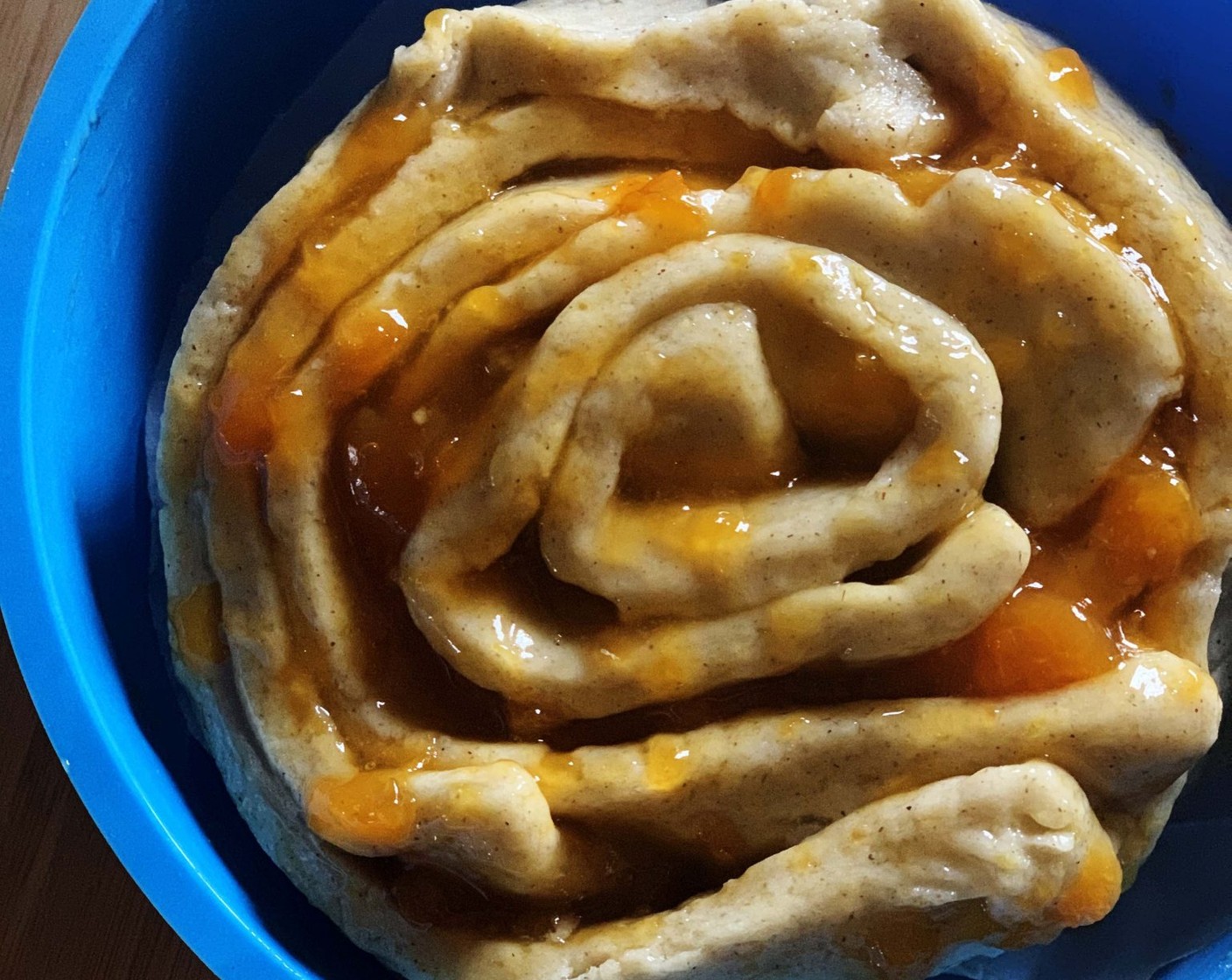 step 6 Place your “rose” into a pie pan that has been oiled and dusted with flour.