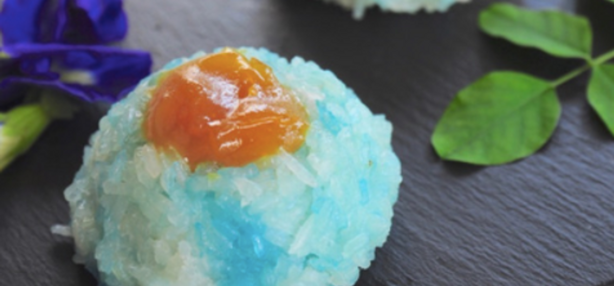 Pulut Tai Tai (Blue Glutinous Rice Cakes) 蓝花咖椰糯米糕 Recipe | SideChef