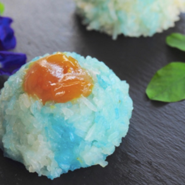 Pulut Tai Tai (Blue Glutinous Rice Cakes) 蓝花咖椰糯米糕 Recipe | SideChef