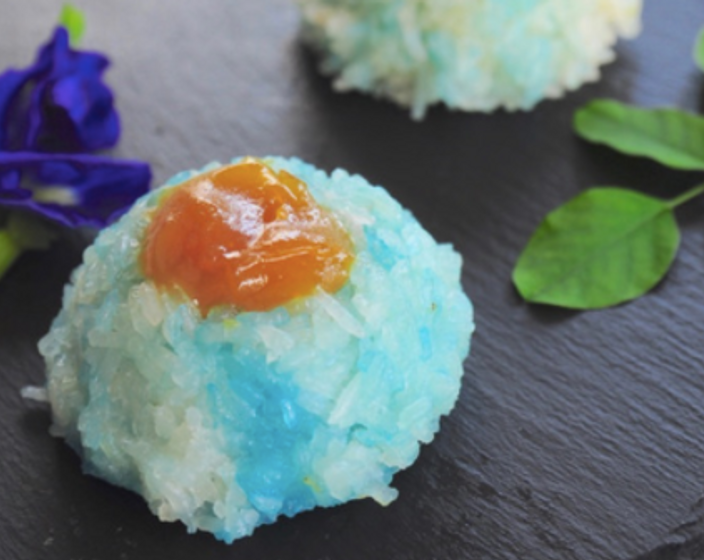 Pulut Tai Tai (Blue Glutinous Rice Cakes) 蓝花咖椰糯米糕 Recipe | SideChef