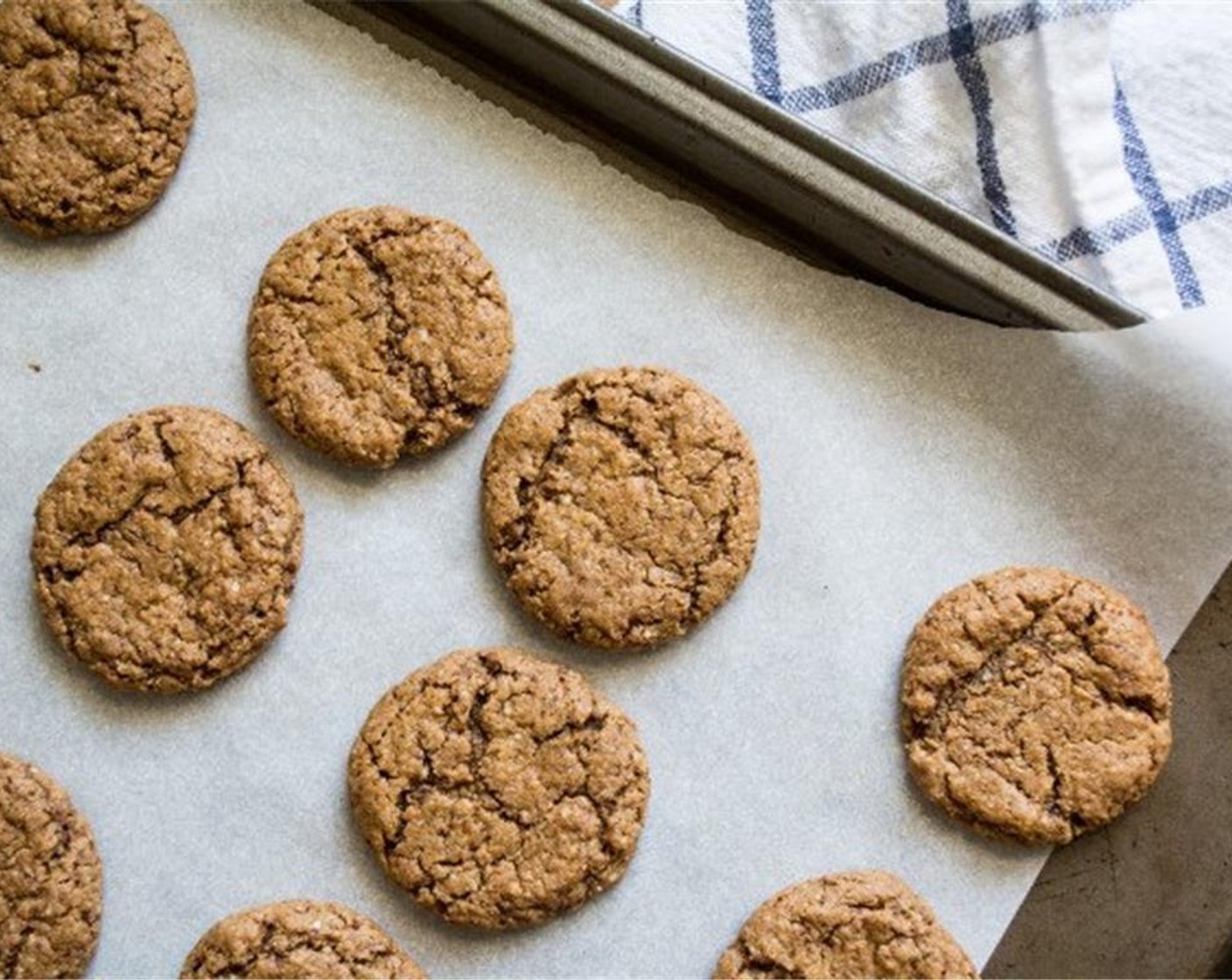 step 5 Roll cookie dough in small 1 inch balls onto baking sheet and bake for approximately 7 minutes. Remove, press lightly with a fork and allow to cool completely. Meanwhile, make the chocolate hazelnut filling.