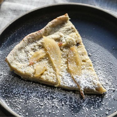 Gluten-Free Dutch Baby with Vanilla and Pear Recipe | SideChef
