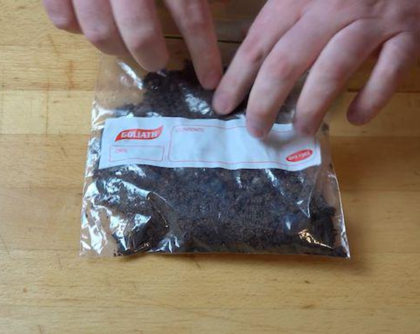 step 1 Place the Oreo® Chocolate Sandwich Cookies (12) in a ziplock bag, let the air out and seal it. Using a rolling pin, give it a bit of a bash so that you have a mixture of sizes in the crumbs.