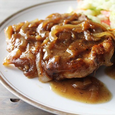 Smothered Onion Pork Chops Recipe | SideChef