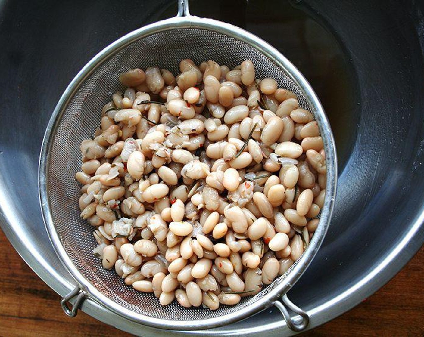 step 5 Add Cannellini White Kidney Beans (2 cups) to the soup pot.