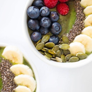 Two-Toned Kale Smoothie Bowl Recipe | SideChef