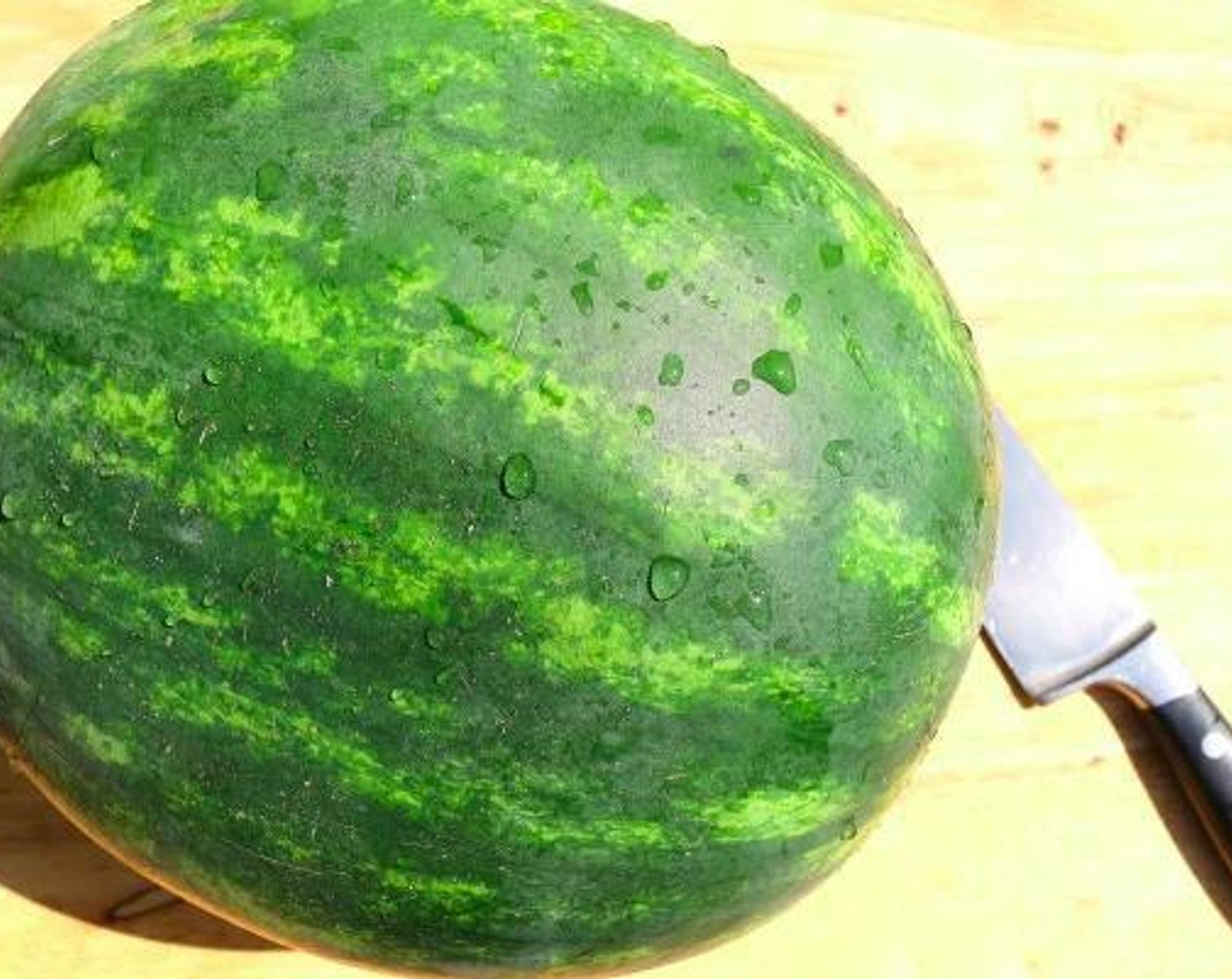 step 1 Wash Seedless Watermelon (1) thoroughly, peel, and remove any seeds.