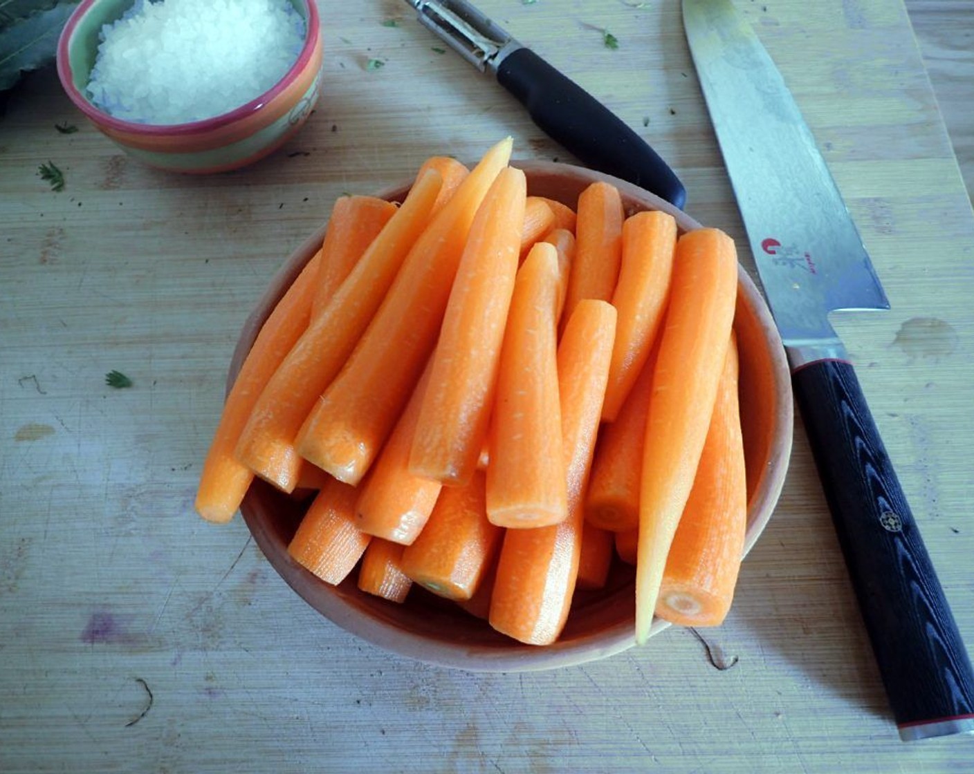 step 1 Wash and peel the Carrots (6 2/3 cups). Cut off the top and tip and slice them lengthwise. If possible avoid rewashing the carrots after having peeled them and place them on a clean surface.