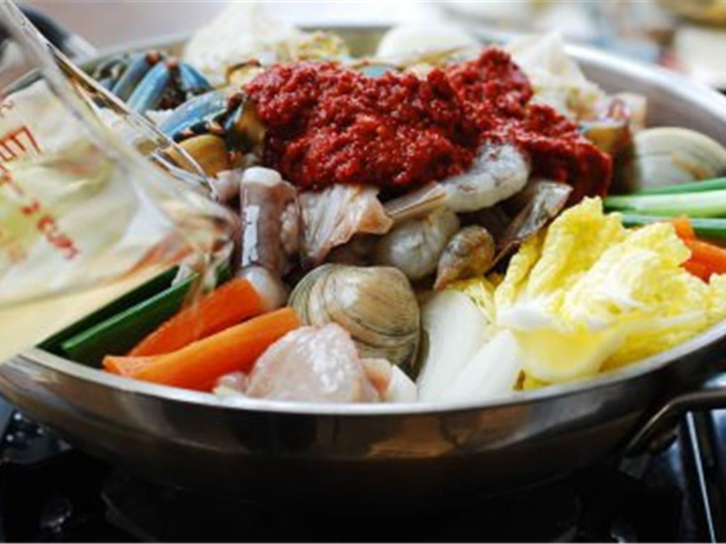 Haemul Jeongol (Spicy Seafood Hot Pot) - SideChef