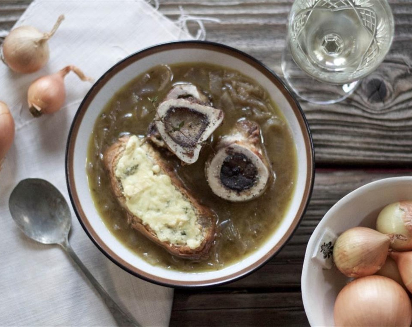 step 5 Either serve bone marrow as a starter with melba toast or as part of the soup along with a slice of toasted sourdough topped with melted Gruyere or Stilton. Enjoy!